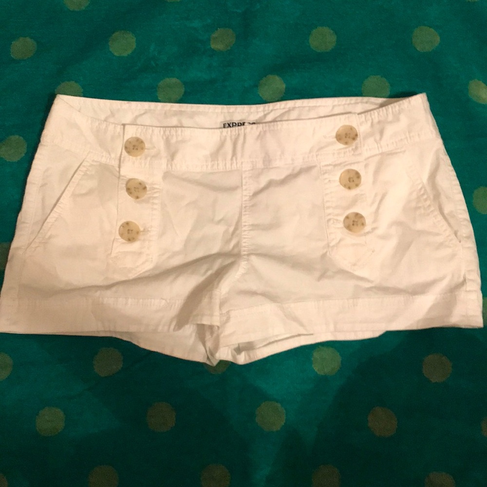 Express: white button front shortie shorts!